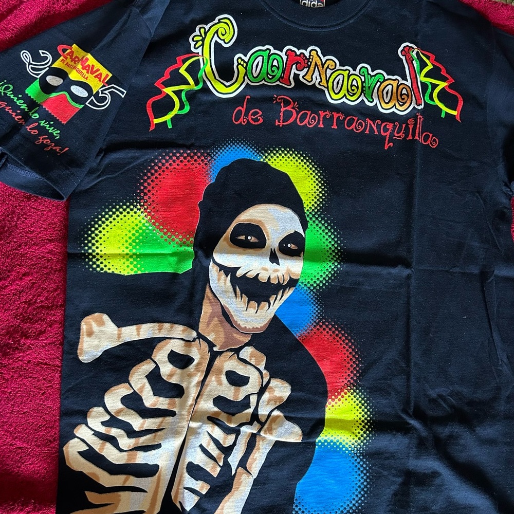 News without tag unisex  T- shirt Carnaval de Barranquilla   size M or  L
